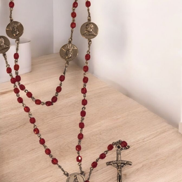 Pope John Paul II Commemorative Rosary - Picture 1 of 5